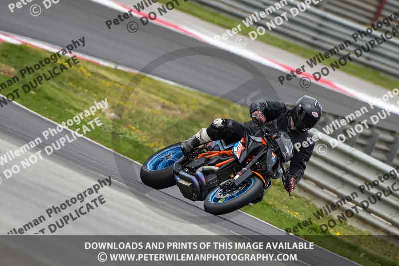 cadwell no limits trackday;cadwell park;cadwell park photographs;cadwell trackday photographs;enduro digital images;event digital images;eventdigitalimages;navarra;no limits trackdays;peter wileman photography;racing digital images;trackday digital images;trackday photos